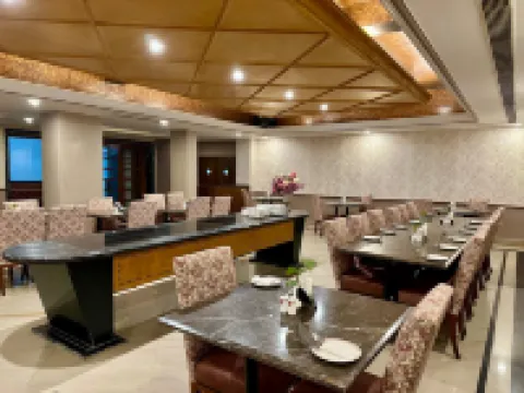 麗斯廣場酒店