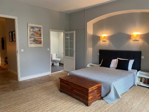 Luxury 5BR Villa  & Heated Pool,Views In Wine Village Hoteles en Cruzy