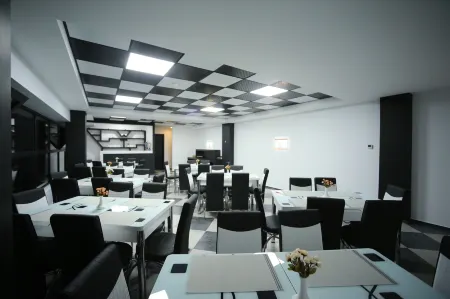 West Tower Hotel Отели в г. Кутаиси