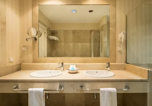 Hotel ILUNION Alcora Sevilla Habitaciones Photos