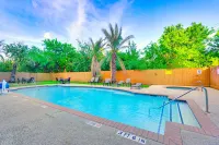 La Quinta Inn & Suites by Wyndham Houston Hobby Airport