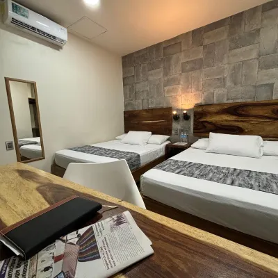 15 AVENIDA Hoteles cerca de Parque 5 de Febrero