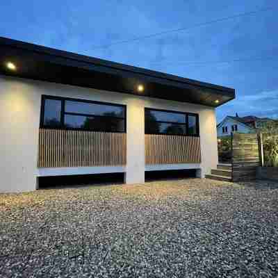 Relaxing Guest House with Jacuzzi & Boat Hire Hotel Exterior