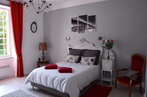 Logis des Bessons Hotels in Asnieres-la-Giraud