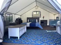 Surrey Resort Hotel a Jenner