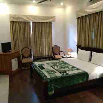 Elite Lodge Guest House Rooms