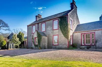 Maxwelston Farmhouse Hotels near Sacred Hearts Of Jesus & Mary R C Church
