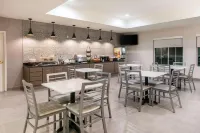 La Quinta Inn & Suites by Wyndham Fredericksburg Hotels in Fredericksburg