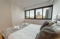 Downtown Stylish Apartment with Garage by Vacationy - Condos