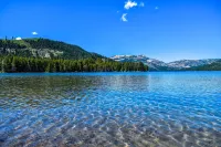 Shoreline Vista Lake Views, Near Hike & Bike!