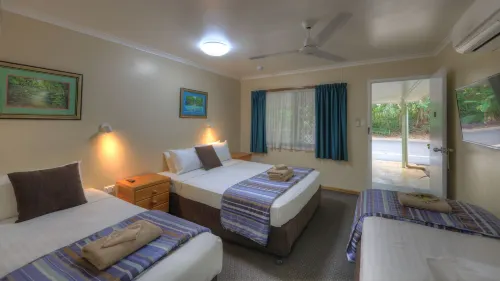 Atherton Hinterland Motel Hotels in Yungaburra
