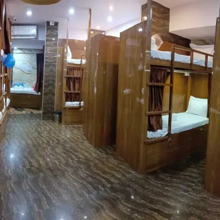 Hotel Crystal Inn