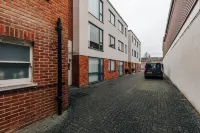 Henley town centre with parking