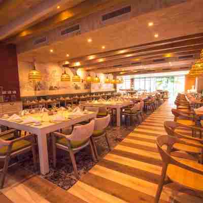 Outstanding 1 Bedroom Apartment Pool View B Dining/Meeting Rooms