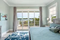 Springtide House by Brightwild Waterfront Pool