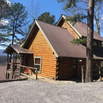 Chelle's Sanctuary 2 Bedroom Cabin by RedAwning