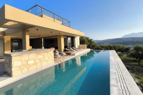 Villa Mirtylla Luxury Retreat w Pool, BBQ and Gym