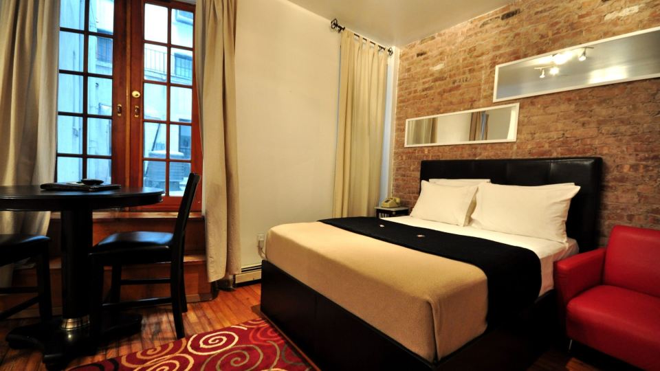 Off SoHo Suites Hotel