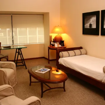 Almacruz Hotel y Centro de Convenciones (Ex Galerías) Отели рядом с достопримечательностью «Беллависта»