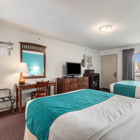 Howard Johnson by Wyndham Traverse City