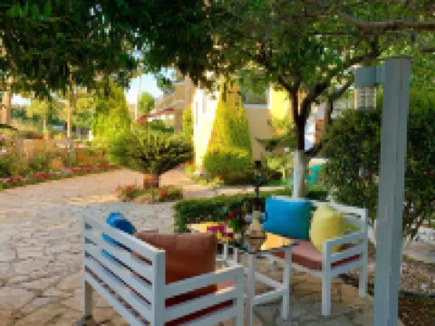 Flower Garden Villa Hotel a 