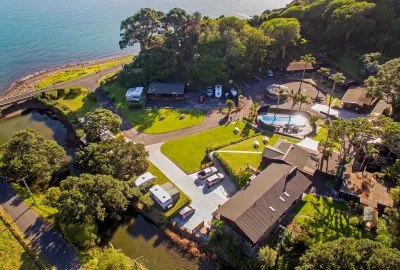 Anglers Lodge Hotels in Coromandel