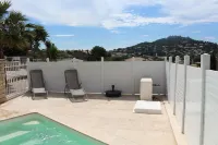 Residence les Jardins de Natallia Hotels in La Seyne-sur-Mer