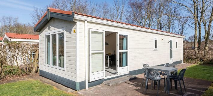 Restyled Chalet with Dishwasher, Near the Sea, on Texel Hotels in De Koog