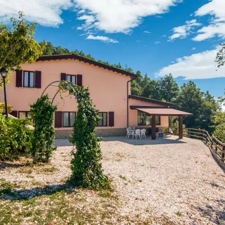 Farmhouse in Apecchio with Pool
