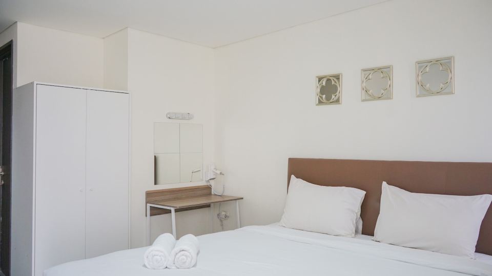 Minimalist Studio Bintaro Icon Apartment Near British School