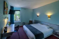 Logis Hotel Noemys Brive - Restaurant le Teinchurier Hotels in Varetz