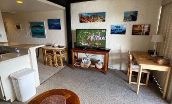 Casa De Emdeko Condo w/ Pool A/C & Ocean Views