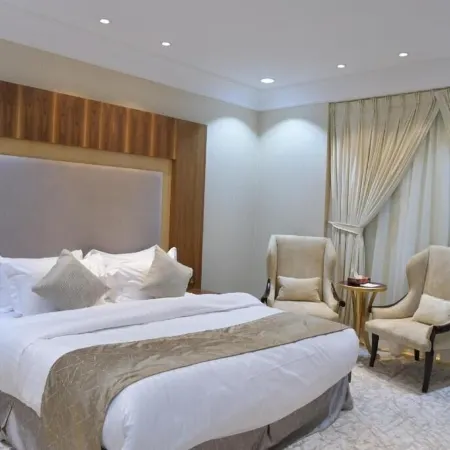 Crown City Hotel