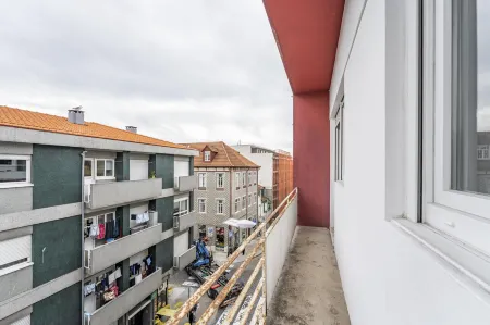 Nomad's Sunny Firmeza - 2Bed Porto Отели рядом с достопримечательностью «Palacete do Barão de Nova Sintra»