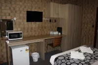 Pavlos Motel Hotels in Kilburn