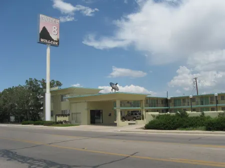 Motel 8 Willcox Отели рядом с достопримечательностью «Cochise Lake»