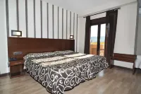 Hotel Ciudad de Plasencia - Balcony