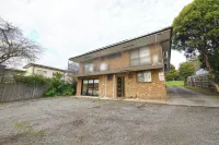 Pet Friendly Ringwood 3Br Home Parking - parking