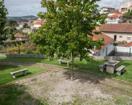 Casas da Petisqueira 61 - Paredes-Oporto Hotels in Paredes