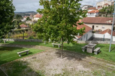 Casas da Petisqueira 61 - Paredes-Oporto Hotels in Freamunde
