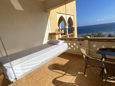 Lux Suites Eden Seafront Apartments