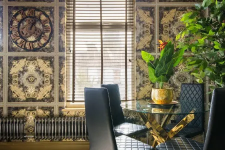 Luxury Versace Sleeps10 HotTub Pool Table Skytv