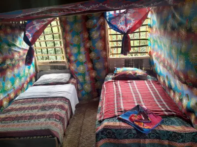 Glowing Mountain View Tree House Hotels in 