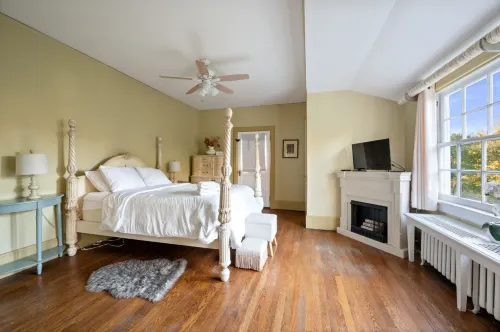 Jacuzzi - West Point - Family Friendly Hotels in Fawn Creek