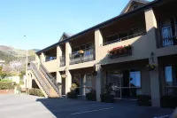 Tresori Motor Lodge Hotels in Akaroa