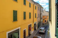 Sandy Hotels in Cernobbio