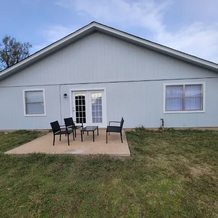 Charming 3-bedroom house with AC, WiFi King Suite in Lawton/Ft. Sill