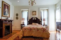 Comfort & Elegance in a Historic La Crosse, Wisconsin Mansion