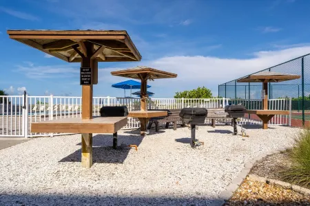 Fall Dates Avail- Direct Beachfront_Reef Club Luxury- Million View Bchfront Отели в г. Indian Rocks Beach