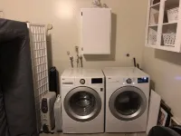 Luxury Newly Remodeled 3 Bedroom Duplex Unit Hotels in Everett